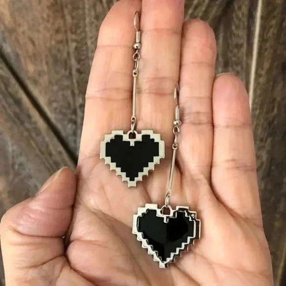 3 for $25/ Big 2 Bit Hearts Black & Silver Drop Earrings - Picture 1 of 4